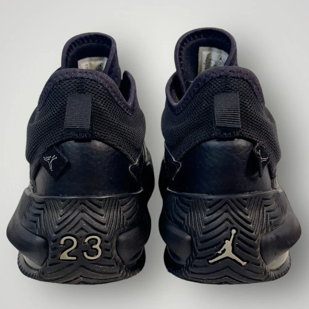 Jordan Stay Loyal 2 size 6Y